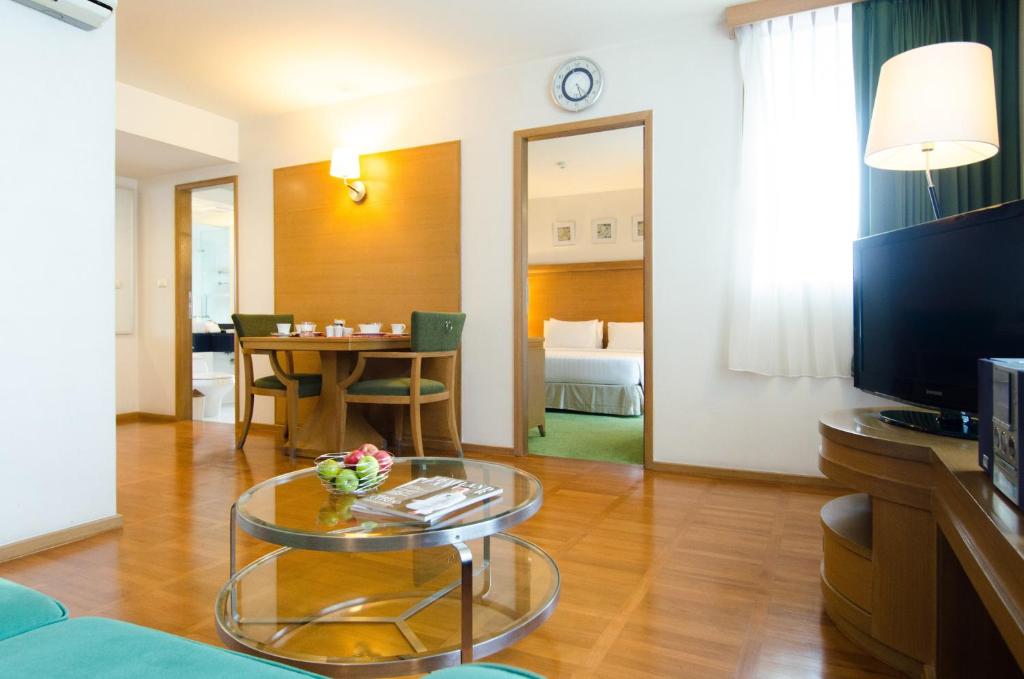 AT EASE saladaeng by AETAS - Resim 22