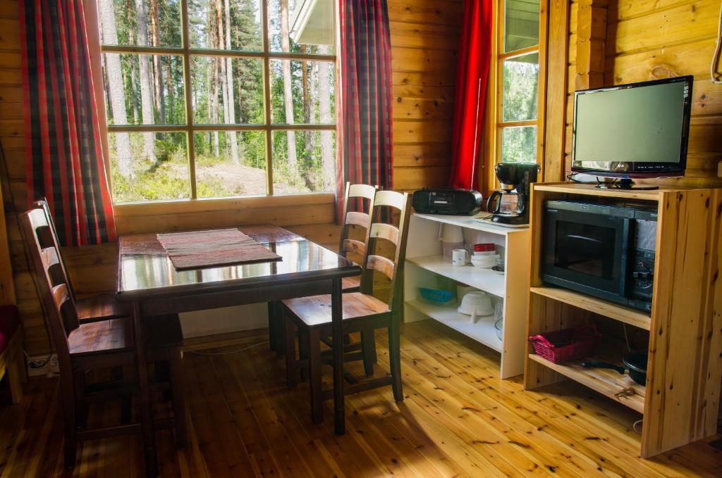 Ahvenlampi Camping - Large Cottage With Sauna