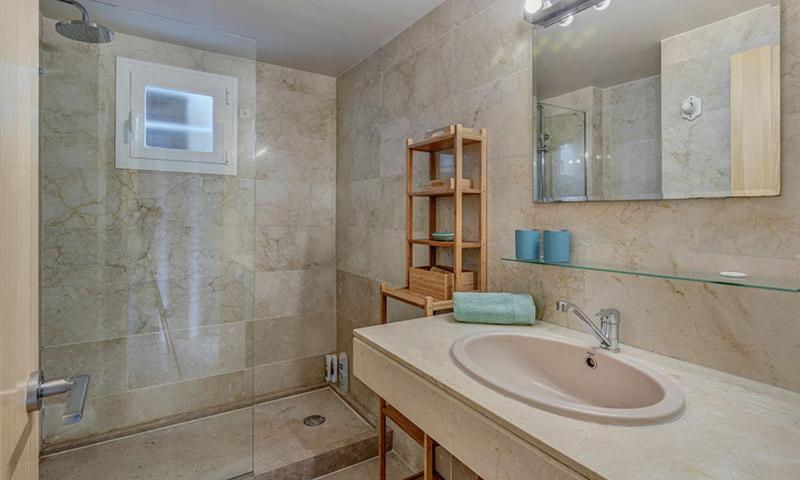 Ванная комната в Beach Apartment Montemar No.1 - perfect ocean view