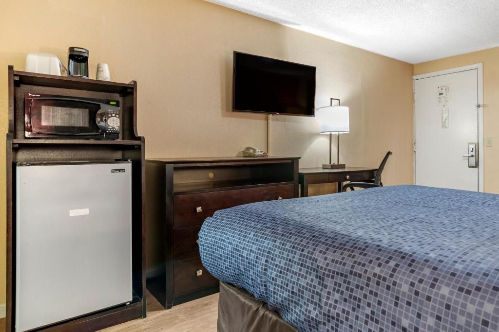 Econo Lodge - Salle Queen - Accessible / Non-fumeur