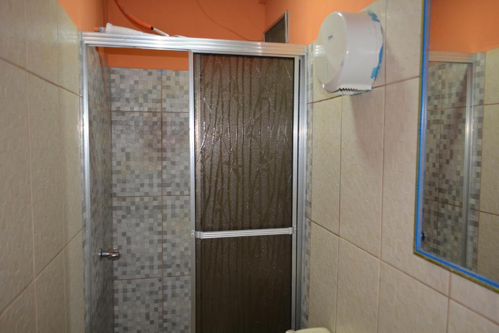 Kúpeľňa v ubytovaní Apartamentos y Hostal RUDON #1