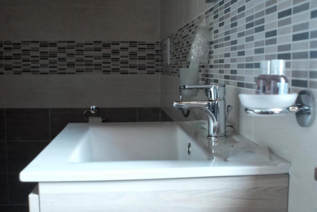 Agriturismo ALBACHIARA - Eenpersoonskamer Met Eigen Badkamer