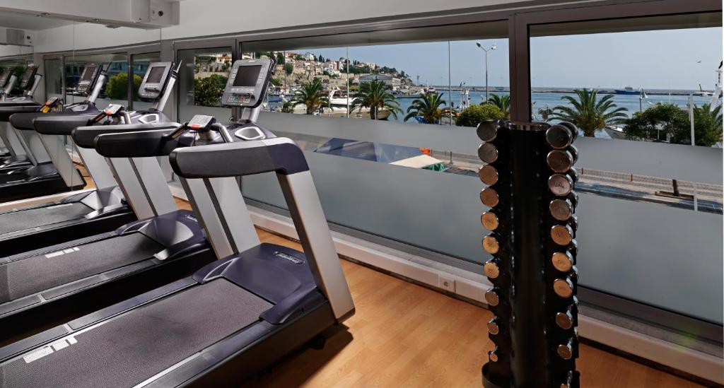 Fitness centrum a/nebo fitness zařízení v ubytování Airotel Galaxy