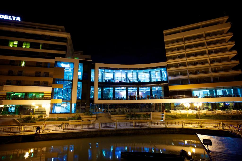 El edificio en el que está el hotel