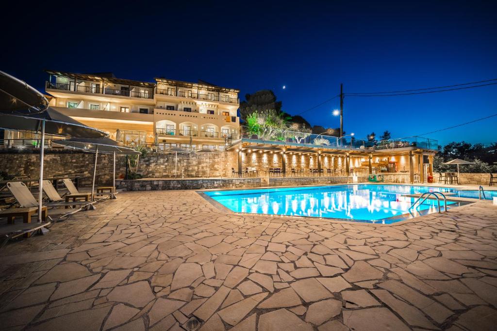 Bazén v ubytování Forest Park Hotel nebo v jeho okolí