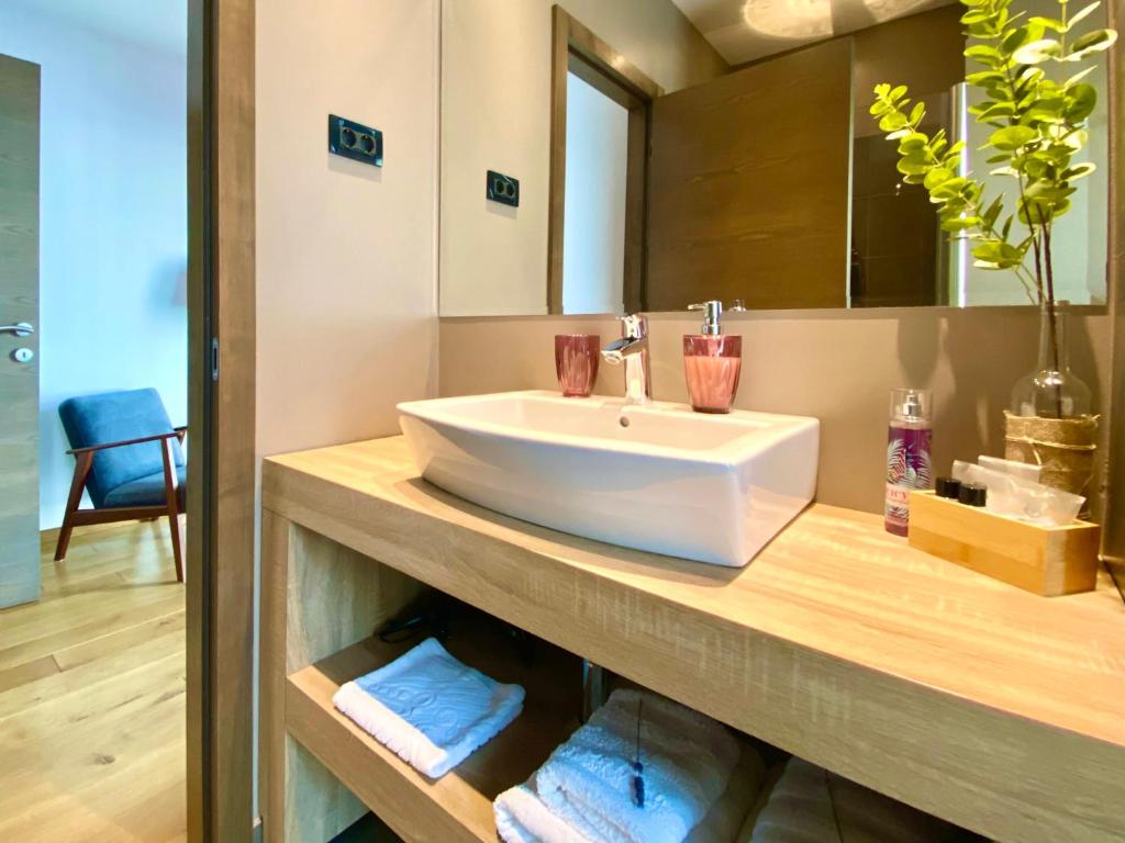Kúpeľňa v ubytovaní Villa FORTE-Exclusive location with fantastic seaview & infinity pool - up to 8 Pax