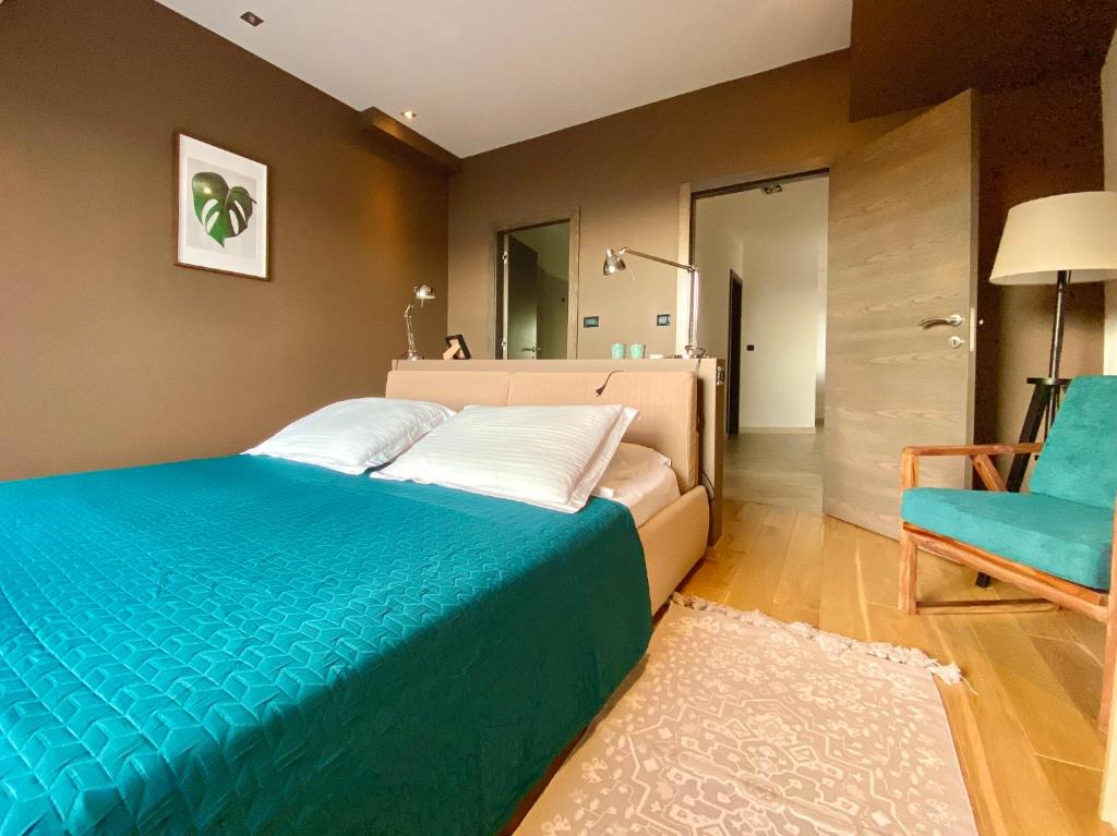 Posteľ alebo postele v izbe v ubytovaní Villa FORTE-Exclusive location with fantastic seaview & infinity pool - up to 8 Pax