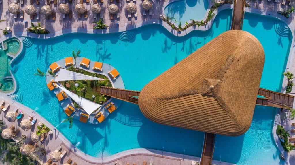 Bazén v ubytování Letsos Hotel nebo v jeho okolí