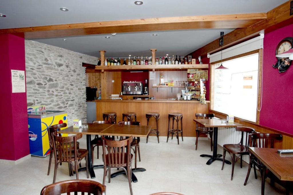 Lounge nebo bar v ubytování Hotel El Jaç