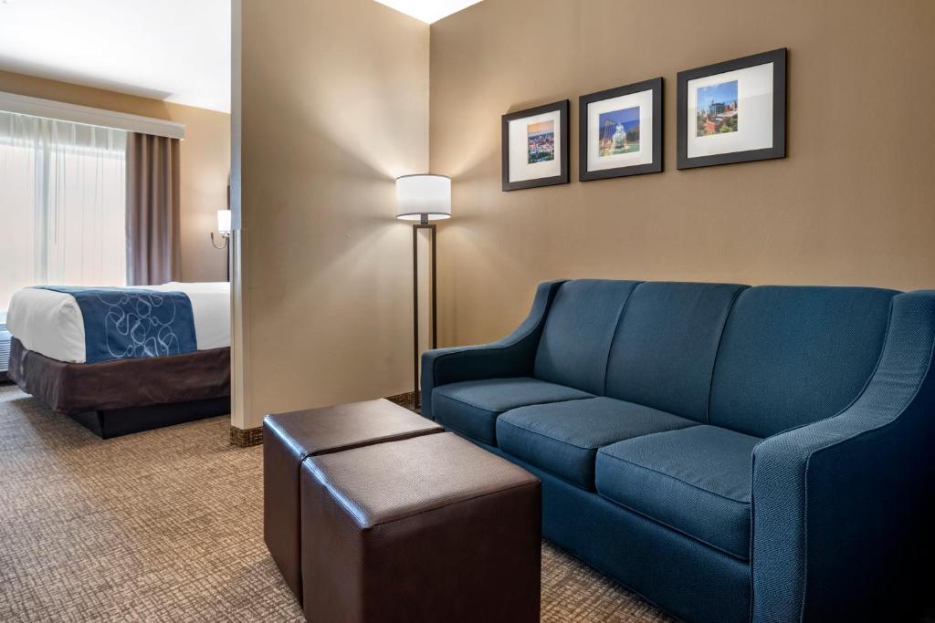 Comfort Suites Pell City near Logan Martin Lake photo