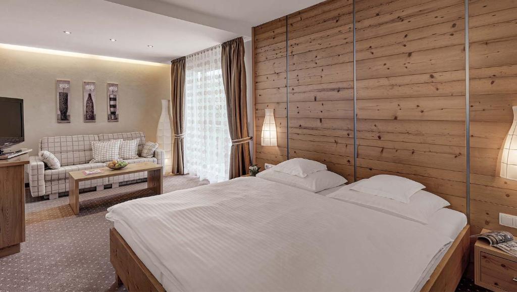Hotel Almesberger - 带阳台的高级双人房