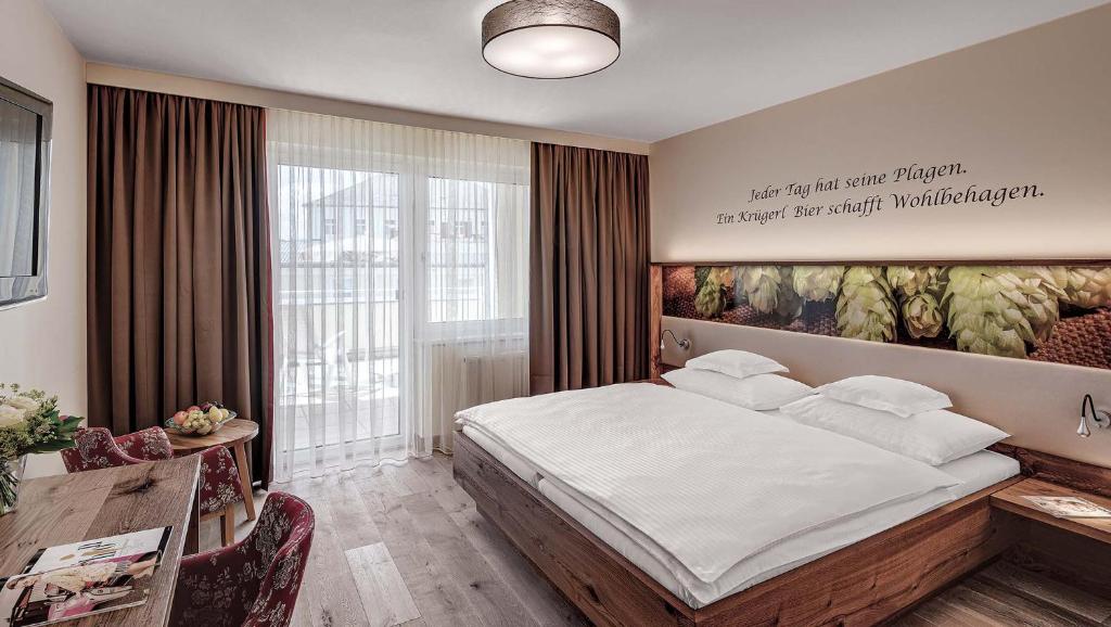 Hotel Almesberger - 带阳台的舒适双人间