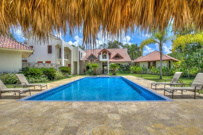 Fabulous 5 Bedroom Villa Gated Equestrian Community Ocean Front, Sosúa