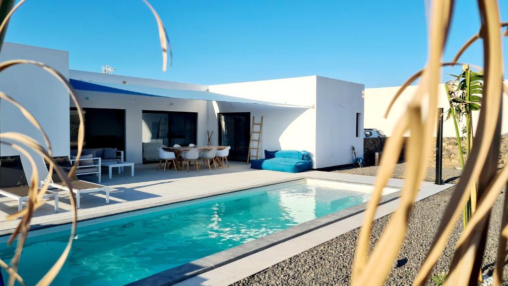 Bazén v ubytování Villa Valentina, Piscine chauffée et Sérénité nebo v jeho okolí