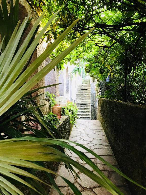 Fotografia z galérie ubytovania THE SECRET GARDEN ARONA VILLA in Piazza del Popolo 16 Historical Center v destinácii Arona