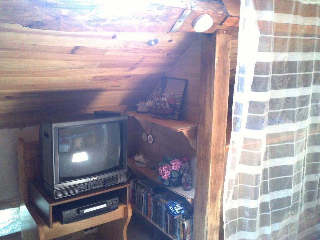 TV a/nebo společenská místnost v ubytování Escale du Morvan