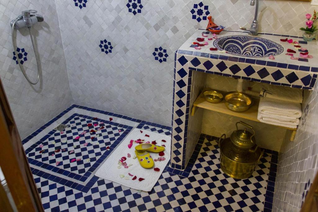 Koupelna v ubytování Riad Lalla Fatima