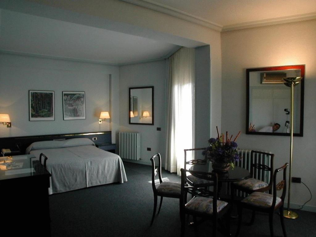 Hotel Rey Sancho Ramírez - Suite
