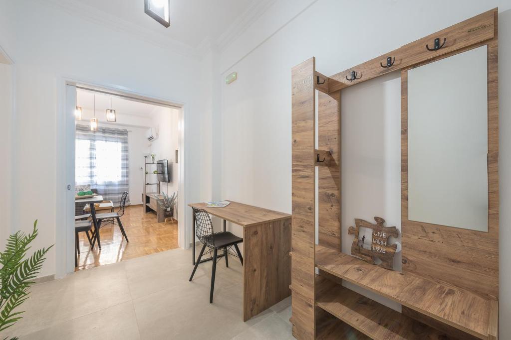 A kitchen or kitchenette at Athens Bright Suite by CloudKeys