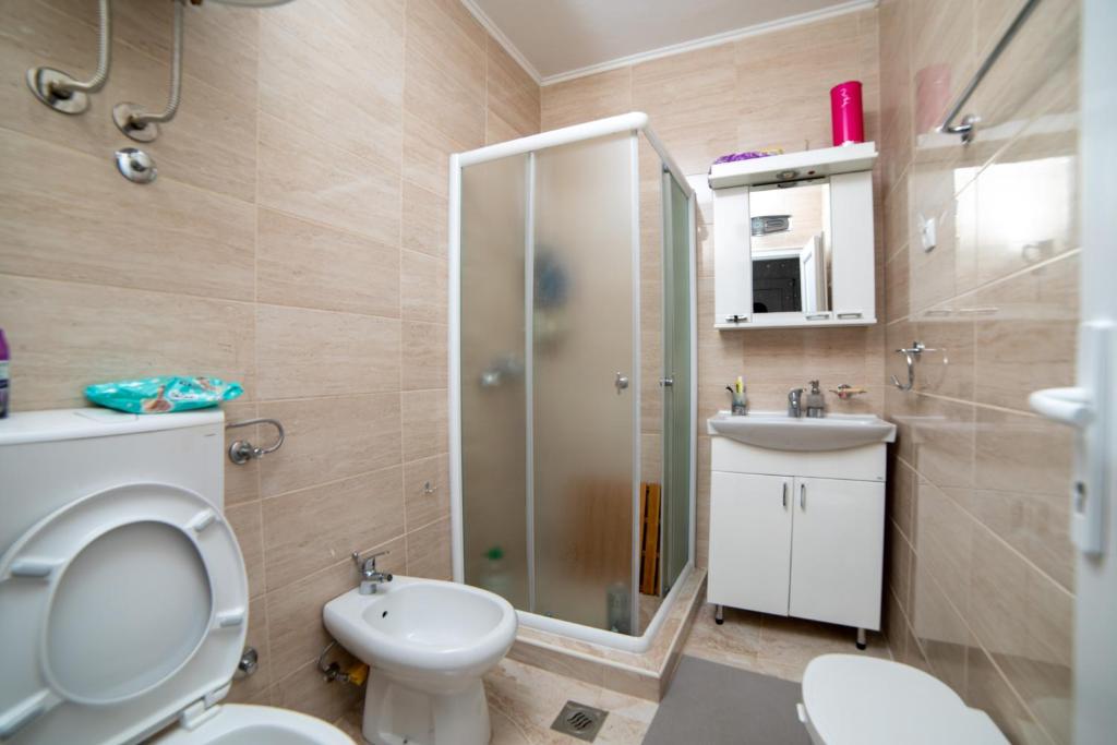 Uma casa de banho em Java apartments - S & J