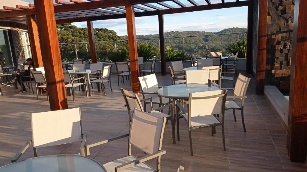 Nespecifikovaný výhled na hory nebo výhled na hory při pohledu z aparthotelu
