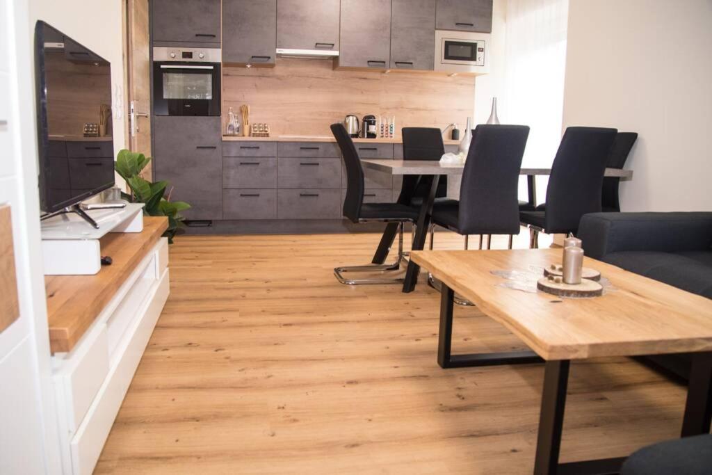 Kuchyň nebo kuchyňský kout v ubytování ROCHUS APPARTEMENTS