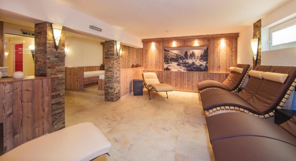 A seating area at Panorama Appartements