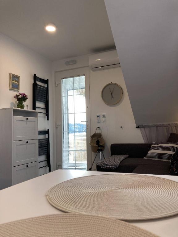 Kuchyňa alebo kuchynka v ubytovaní Lopud Sunset Apartment