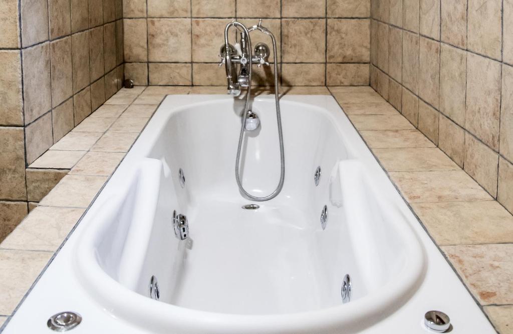 Jacuzzi Casa Rural La Flor de la Vida Teruel Jacuzzi Casa Rural La Flor de la Vida Teruel