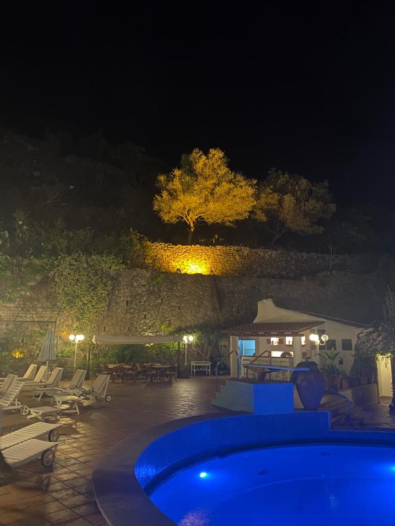 Bazén v ubytování Hotel Carasco nebo v jeho okolí