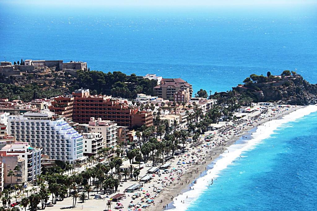 Apartamentos sol y playa Almuñécar, Almuñécar – Updated 2023 ...