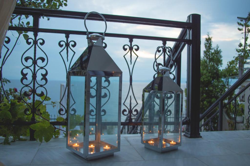 A balcony or terrace at Maistrali Pension
