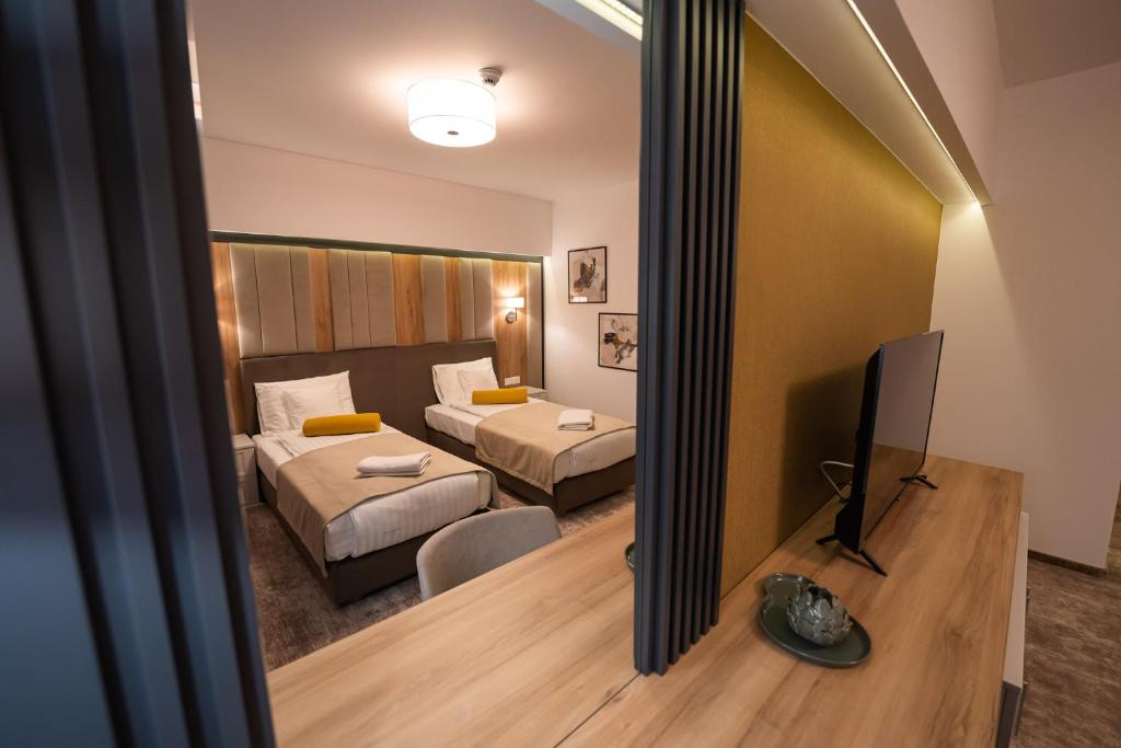 Hotel River - Habitación Gemela Con Balcón