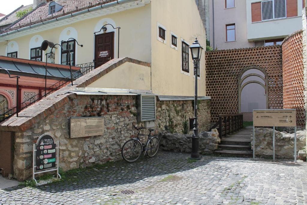Budova, v ktorej sa apartmán nachádza