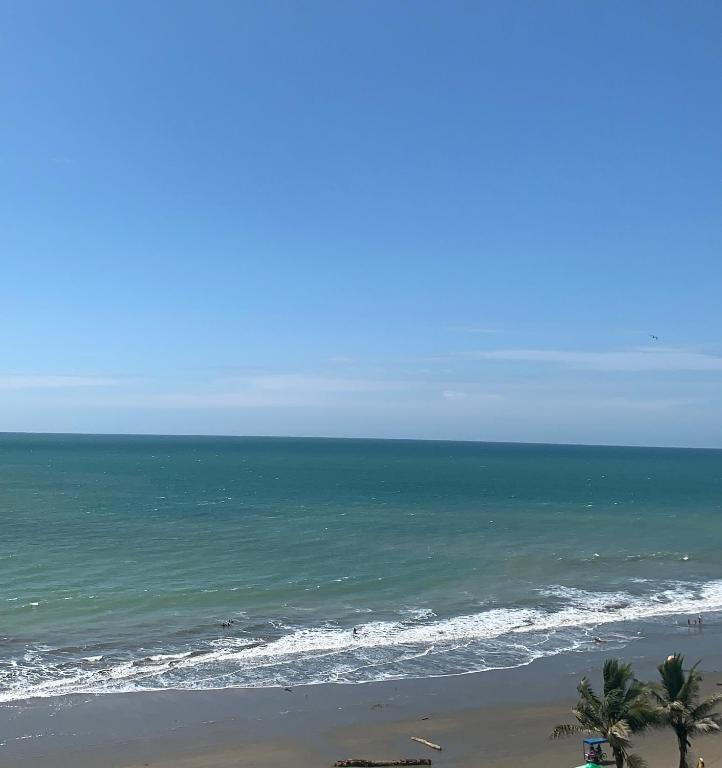 Acogedor departamento junto al mar - Tonsupa - Twee Slaapkamers Appartement