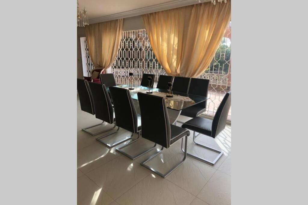 Magnifique villa de luxe front de mer, pieds dans l’eau et piscine