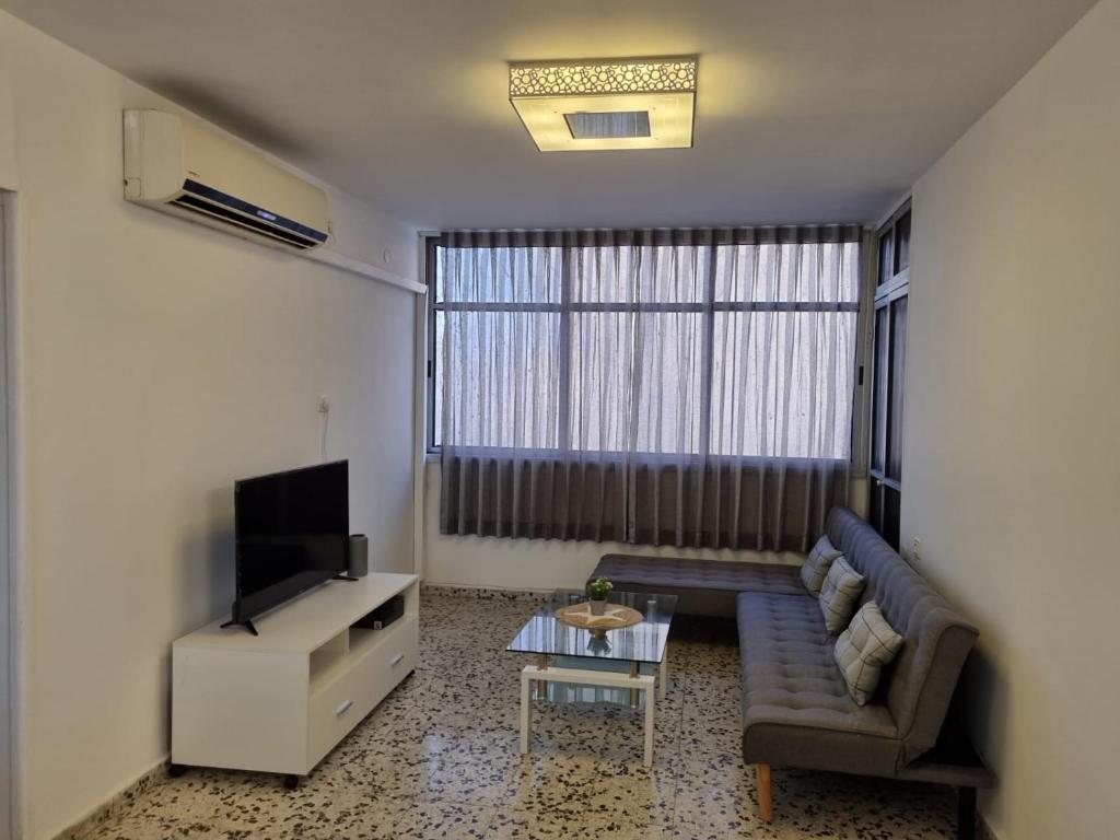 TV/trung tâm giải trí tại דירה במדבר