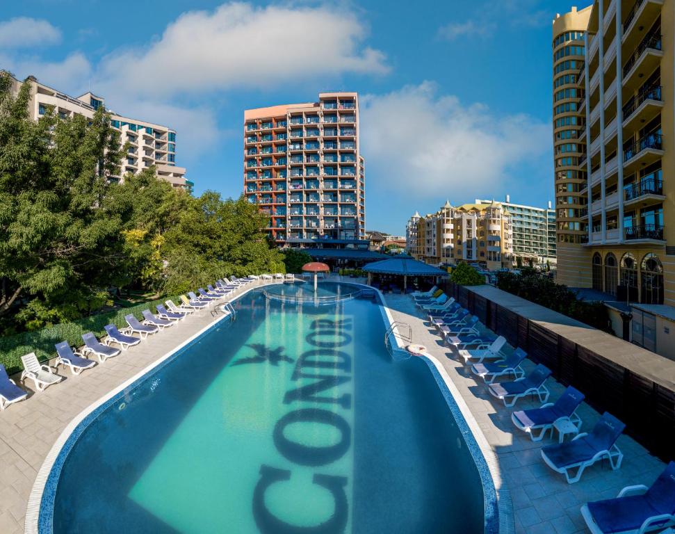 Swimming pool sa o malapit sa MPM Hotel Condor - All Inclusive Light
