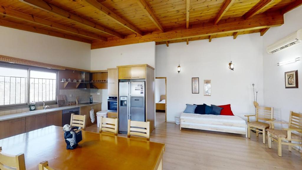 Kuchyň nebo kuchyňský kout v ubytování Cozy wood apartment with great view to Nazareth