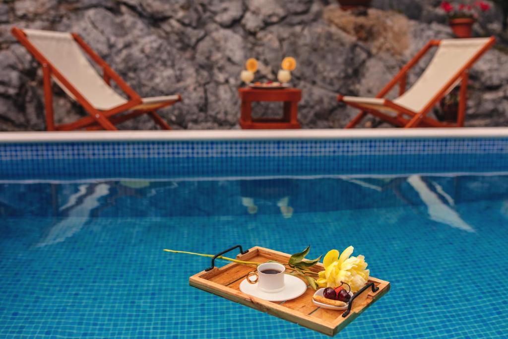 Bazén v ubytování Boutique Hotel Capitano nebo v jeho okolí
