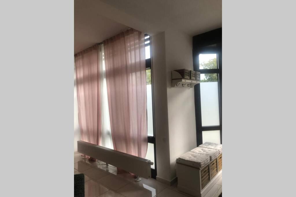 Posteľ alebo postele v izbe v ubytovaní Stadtsuite mit Sauna in Wiener Neustadt 135 m2