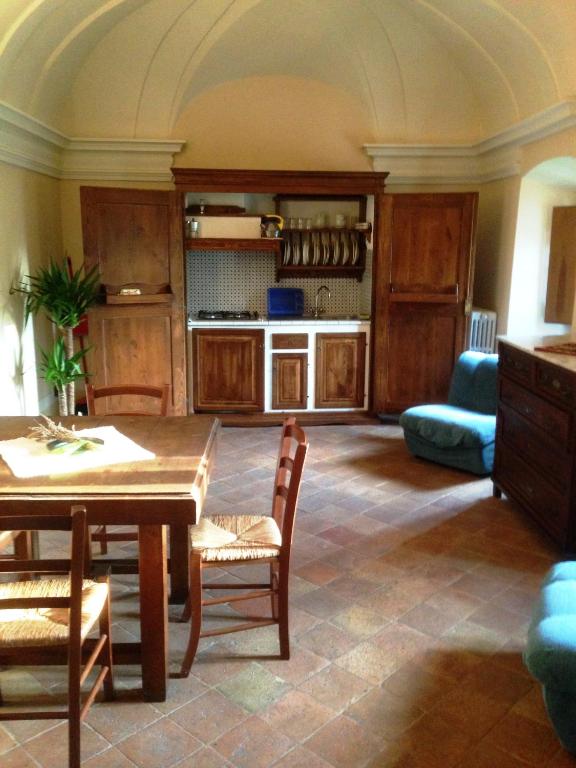 Kuchyň nebo kuchyňský kout v ubytování Agriturismo "Ai frati"