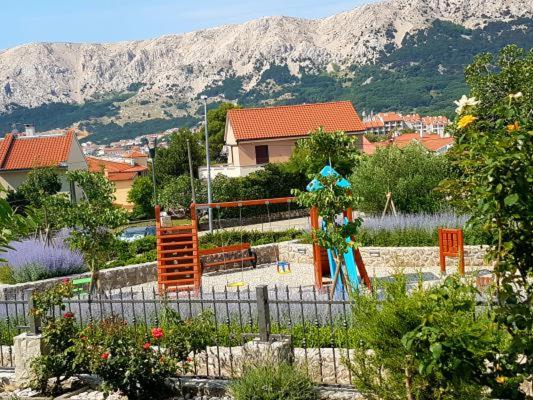 Výhľad na hory alebo výhľad na hory priamo z apartmánu