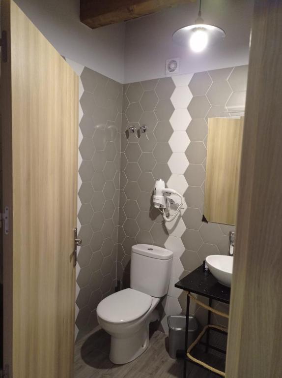 Koupelna v ubytování Apartamentos CASA RURAL EL VENTANICO