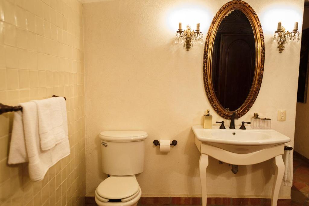 Koupelna v ubytování BellView Hotel Boutique