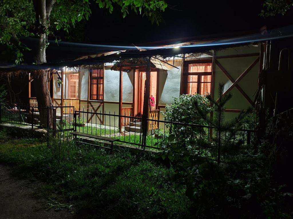 Hnameni Stepanavan Guesthouse - Hotel - Budget Double Room