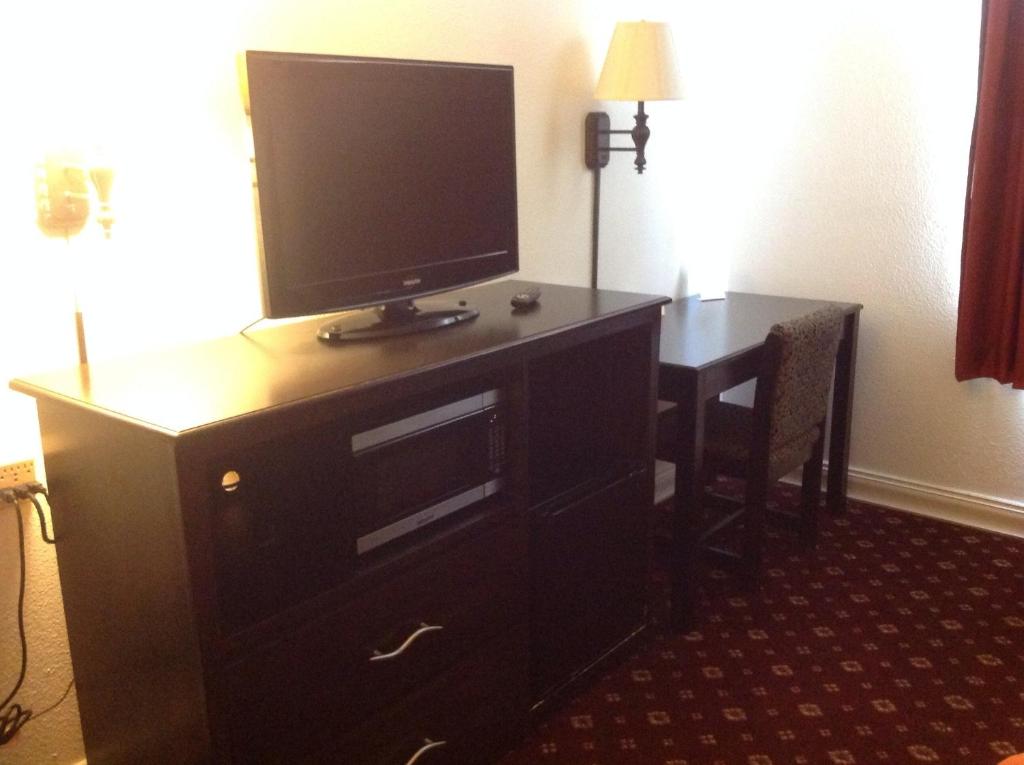Days Inn by Wyndham Lake Village - King Room - Non Fumatori