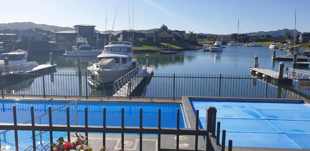 Waterways Renaissance \ - Resim 16