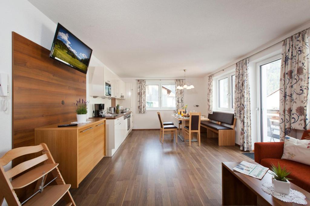 Kuchnia lub aneks kuchenny w obiekcie Ferienhaus Luis