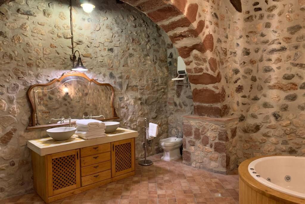 Fotografia z galérie ubytovania Casa Rural con Jacuzzi en casco antiguo, Tarragona v destinácii Montroig